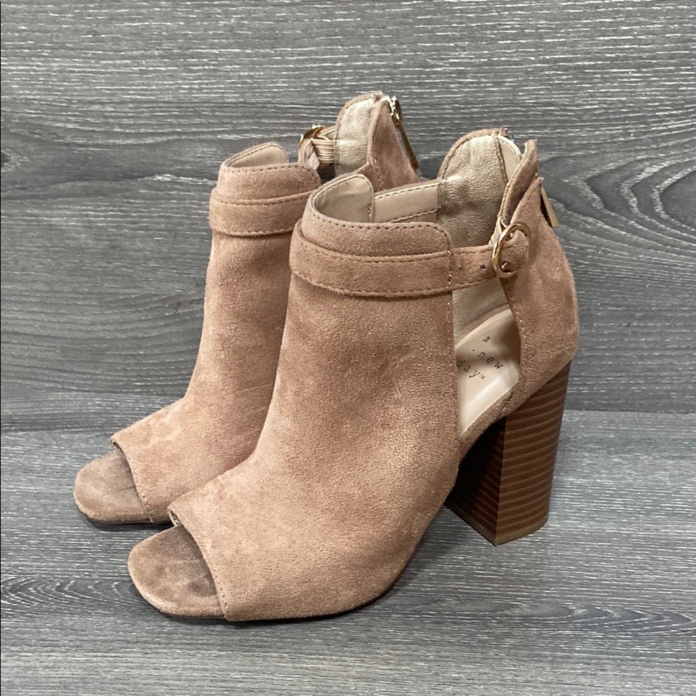 A New Day Women's Peep Toe Ankle Booties Boots Heeled Sandals Suede Tan Size 5